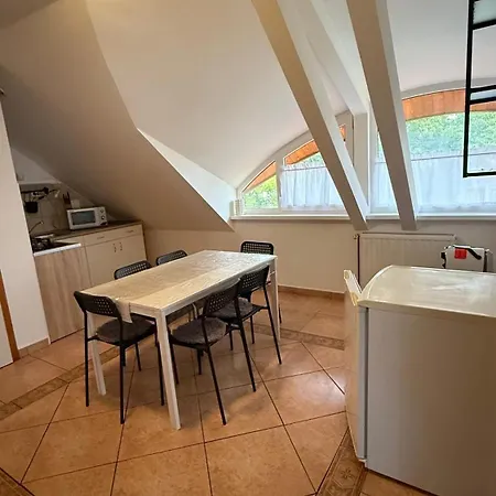 Apartment Luca Vendeghaz 2 *