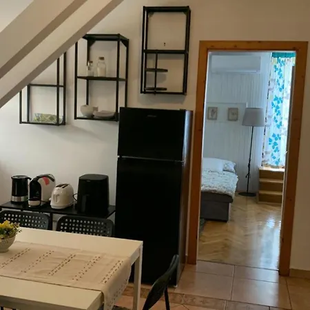 Apartment Luca Vendeghaz 2 *